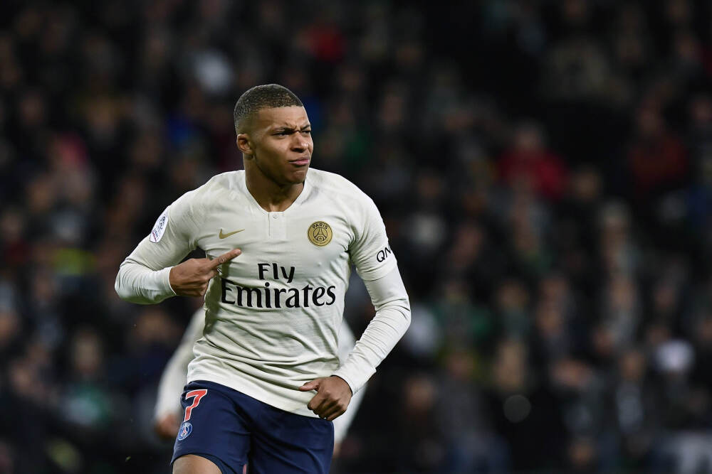 麦丹：我笃定华子最后绝平三分能进 他还没出手我就开始庆祝了